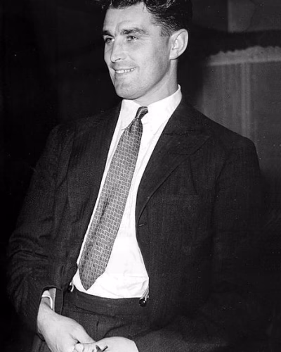 Leslie Compton