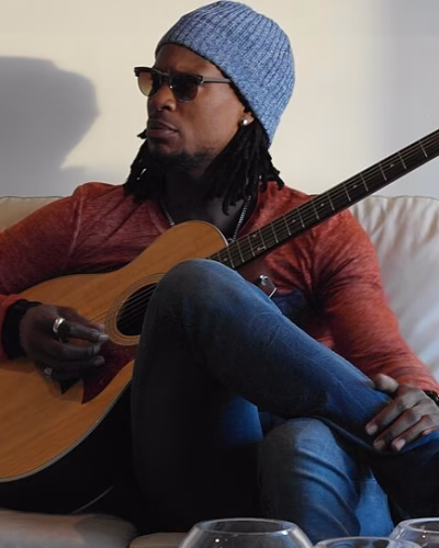 Omari Banks